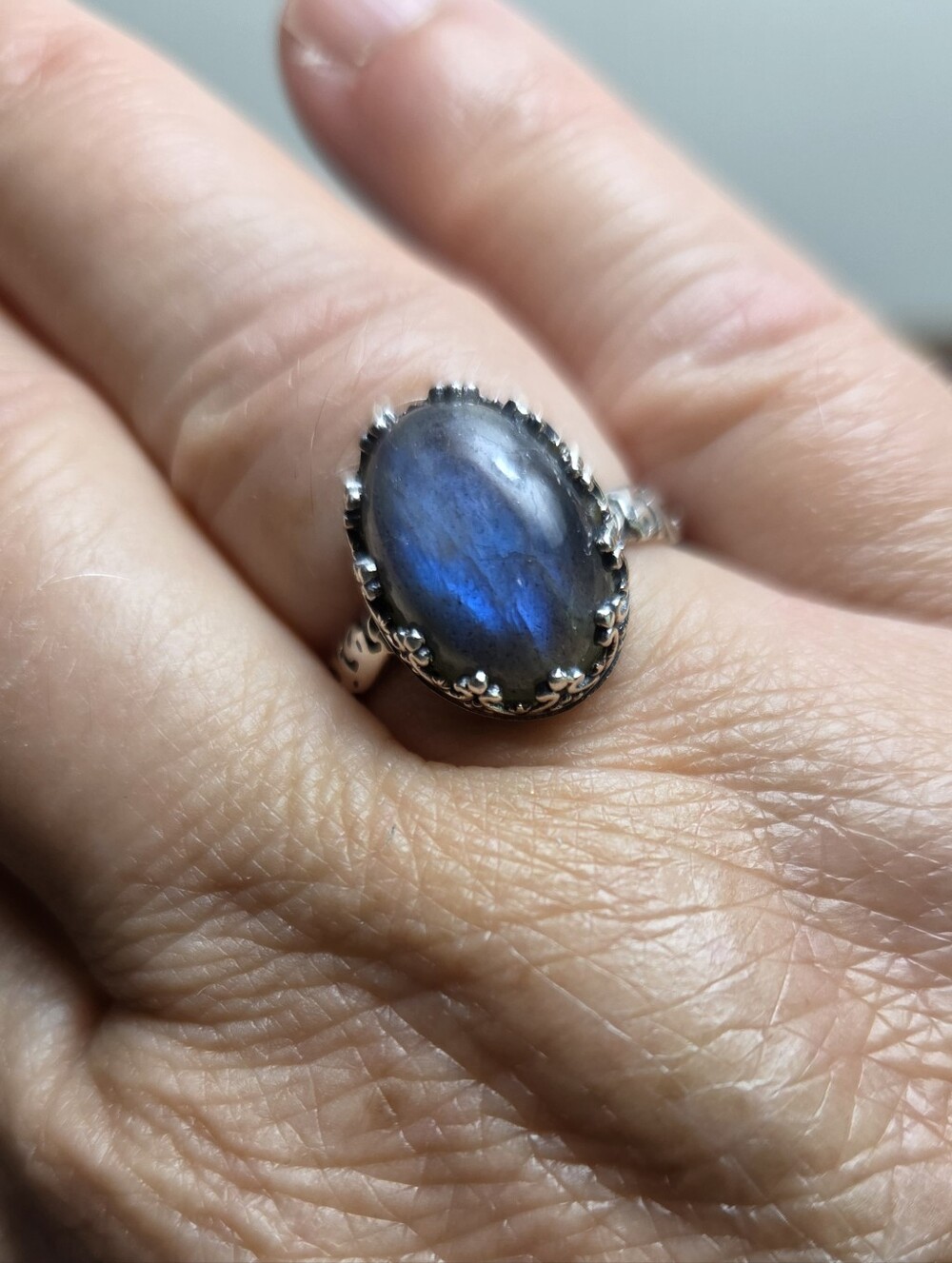 Sterling Silver Labradorite Oval Ring in Iridescent Blue